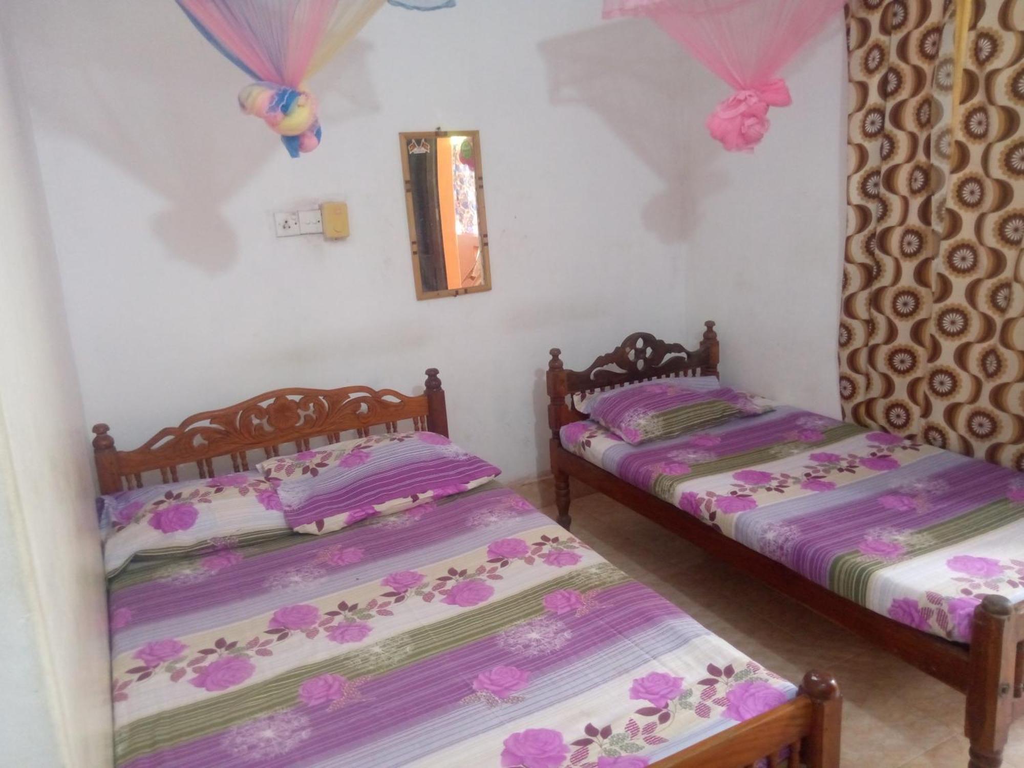 Kunam Beach Rest Inn Batticaloa Bagian luar foto