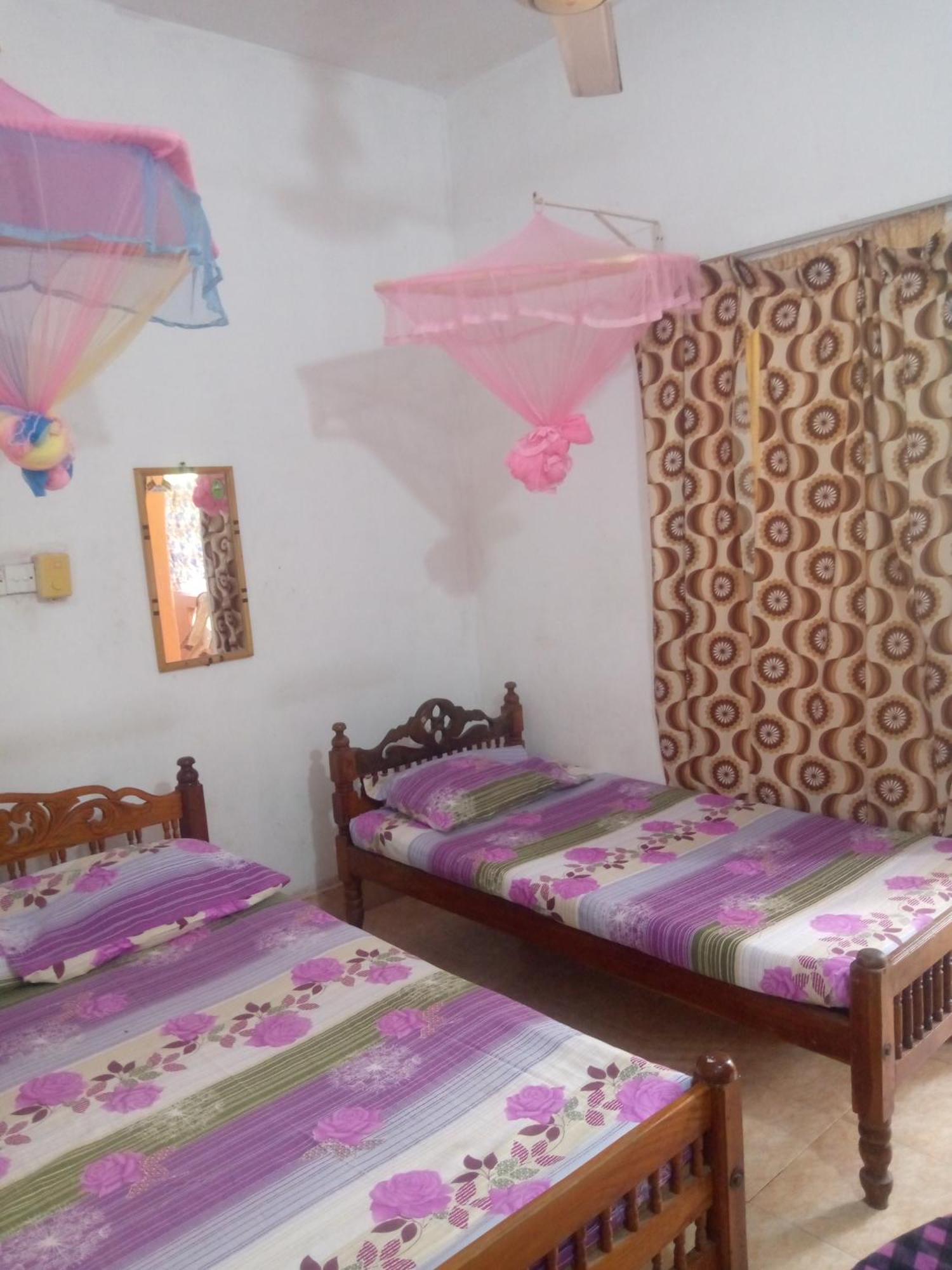 Kunam Beach Rest Inn Batticaloa Bagian luar foto