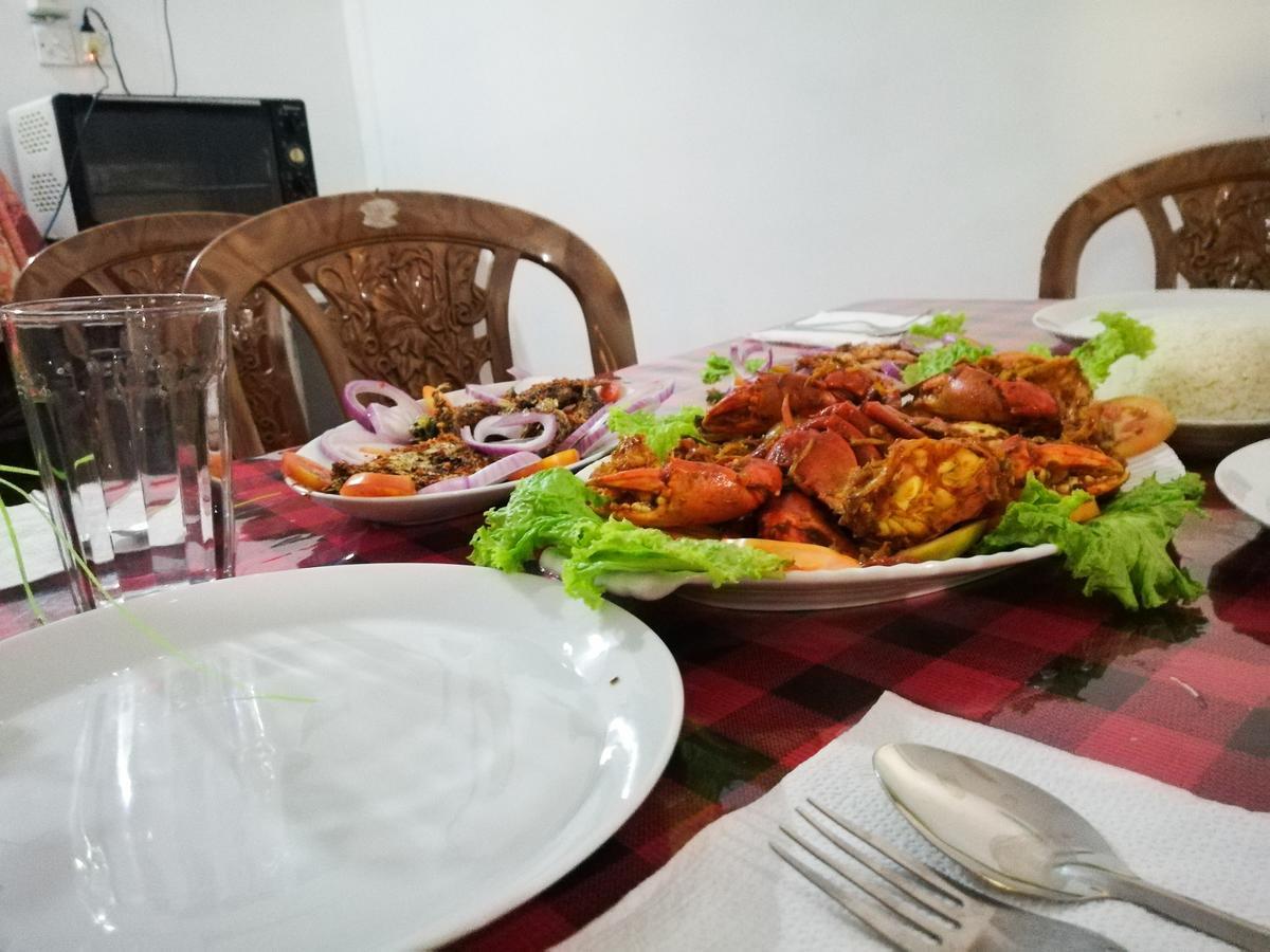 Kunam Beach Rest Inn Batticaloa Bagian luar foto