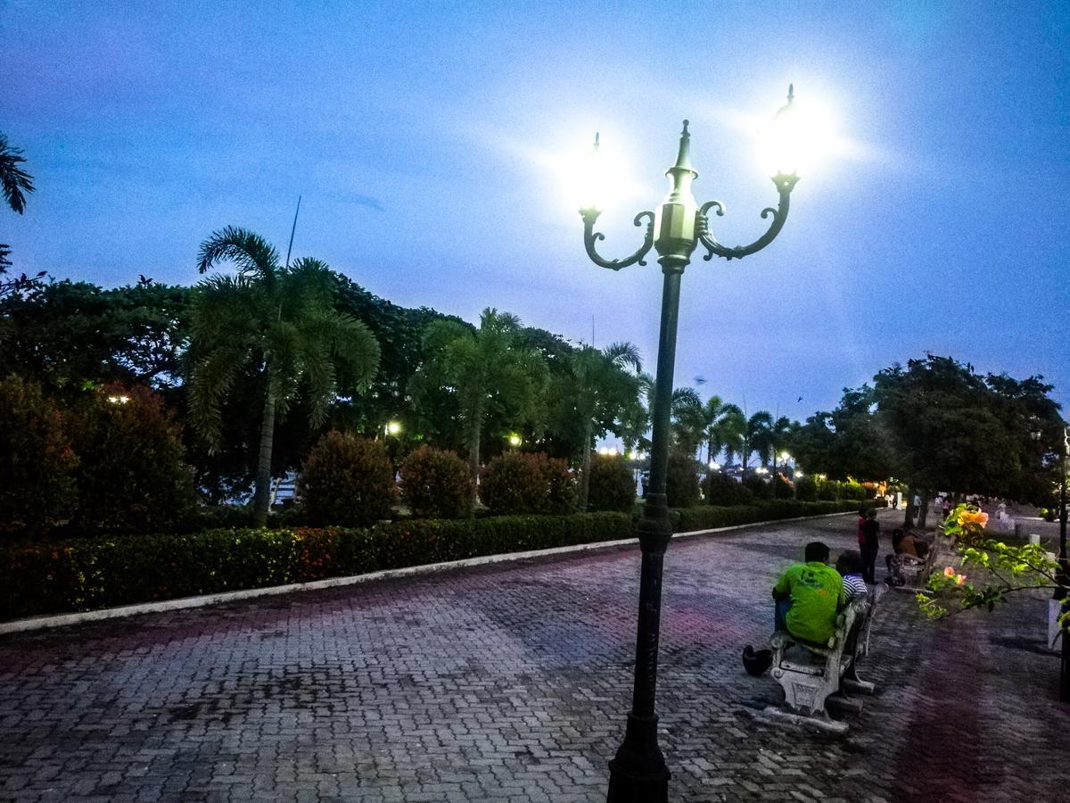 Kunam Beach Rest Inn Batticaloa Bagian luar foto